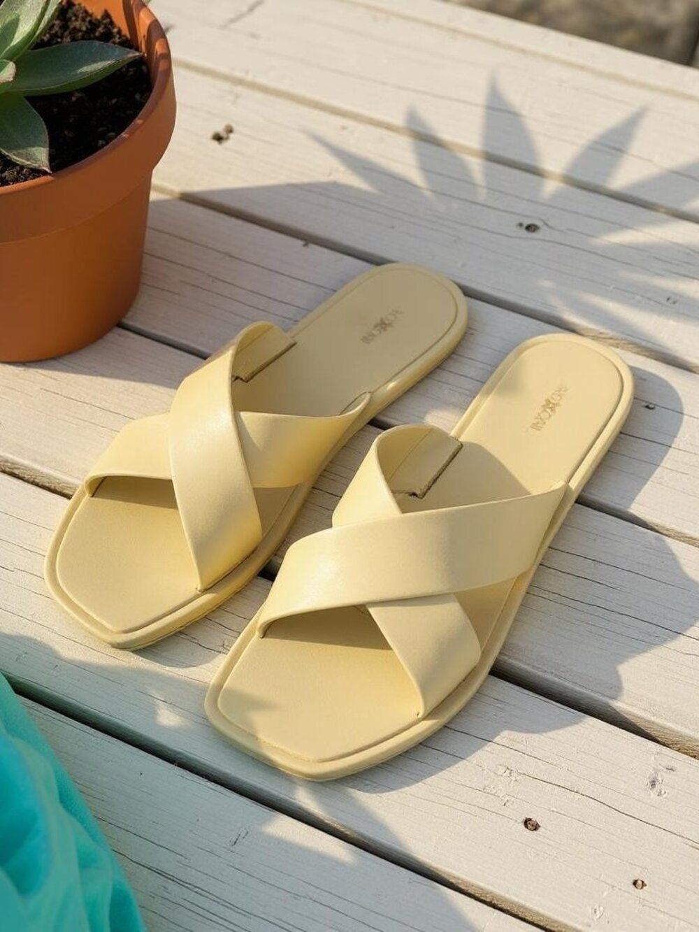 Y2K ROXONI Chartreuse Green Jelly Slides 40 9 Sandals Flexible Water Criss Cross - Picture 2 of 16